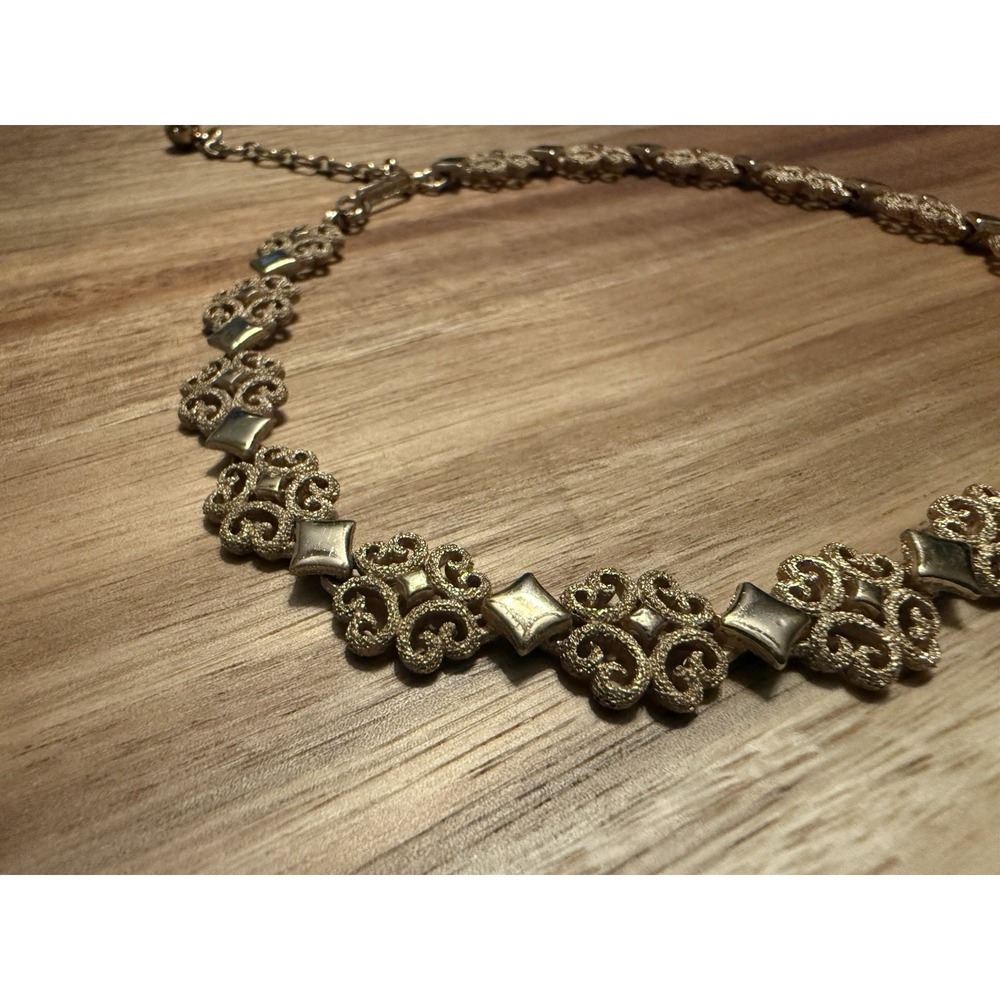 Vintage Intricate Goldtone Pattern Adjustable Clasp  14" Necklace Timeless